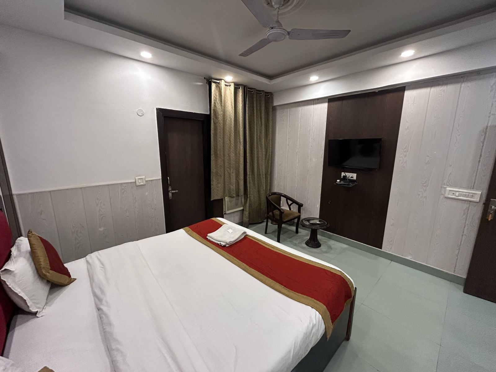 Hotel B K House - Tap to explore photos