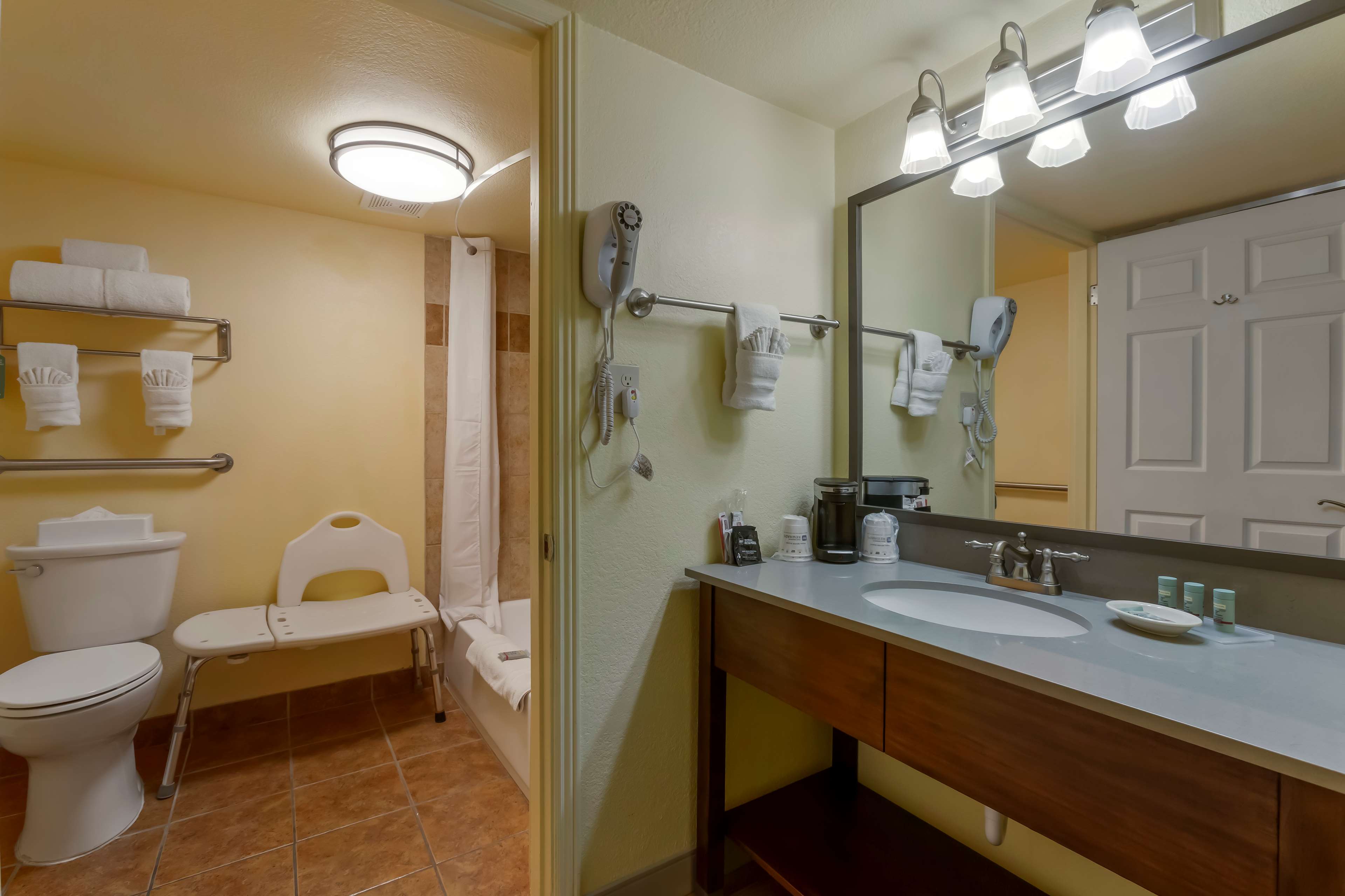 Best Western Phoenix Goodyear Inn - Tap to explore photos
