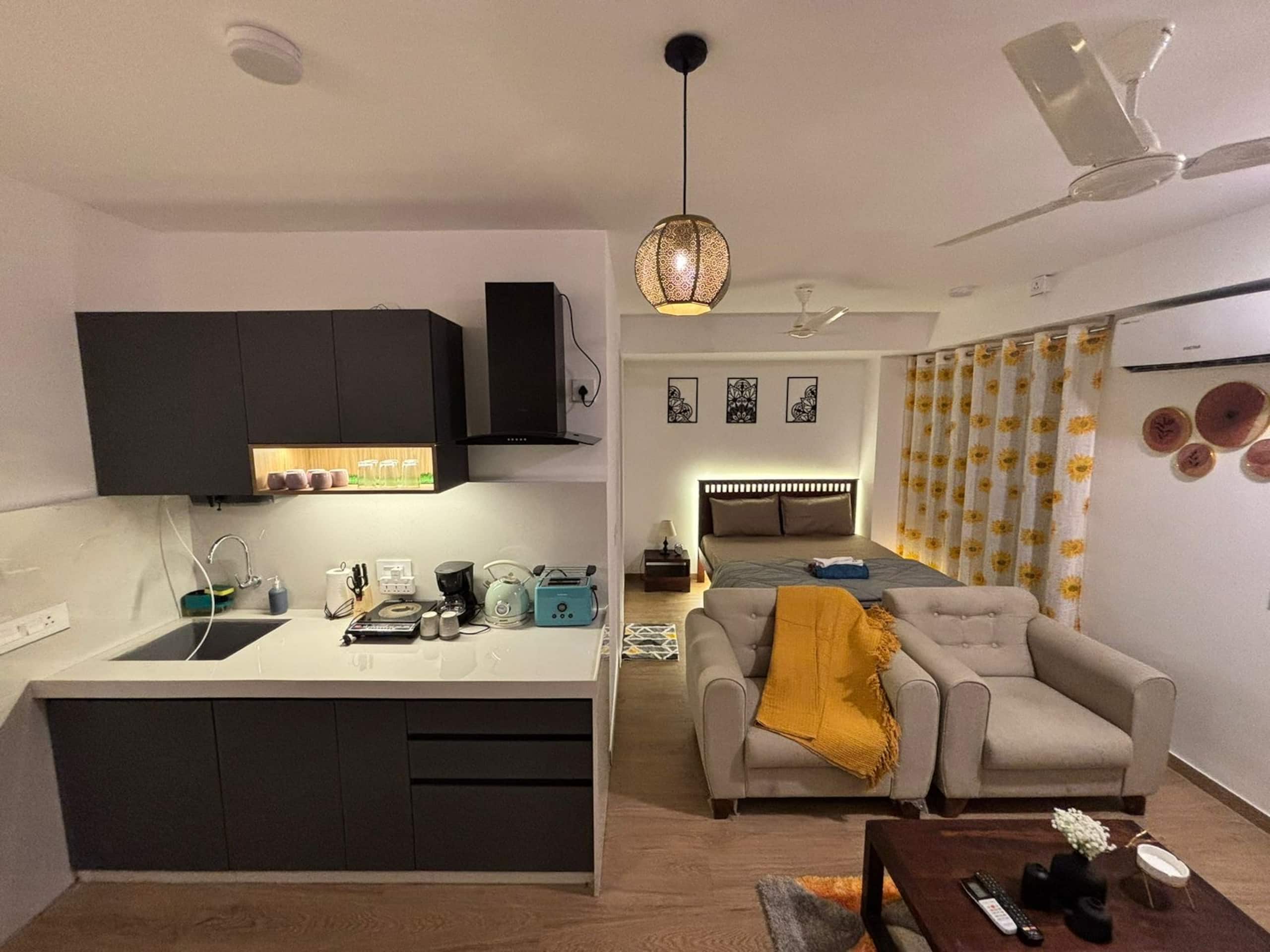 AeroSun Stay Near Airport Luxe Symbi Cofee - Tap to explore photos