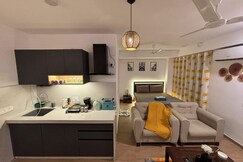 AeroSun Stay Near Airport Luxe Symbi Cofee