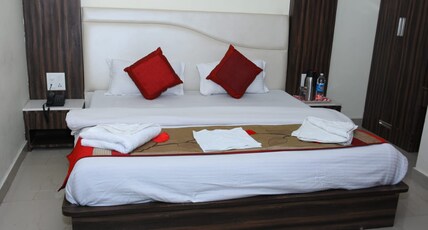 Devi Empire Room Type - Double Bed AC Room