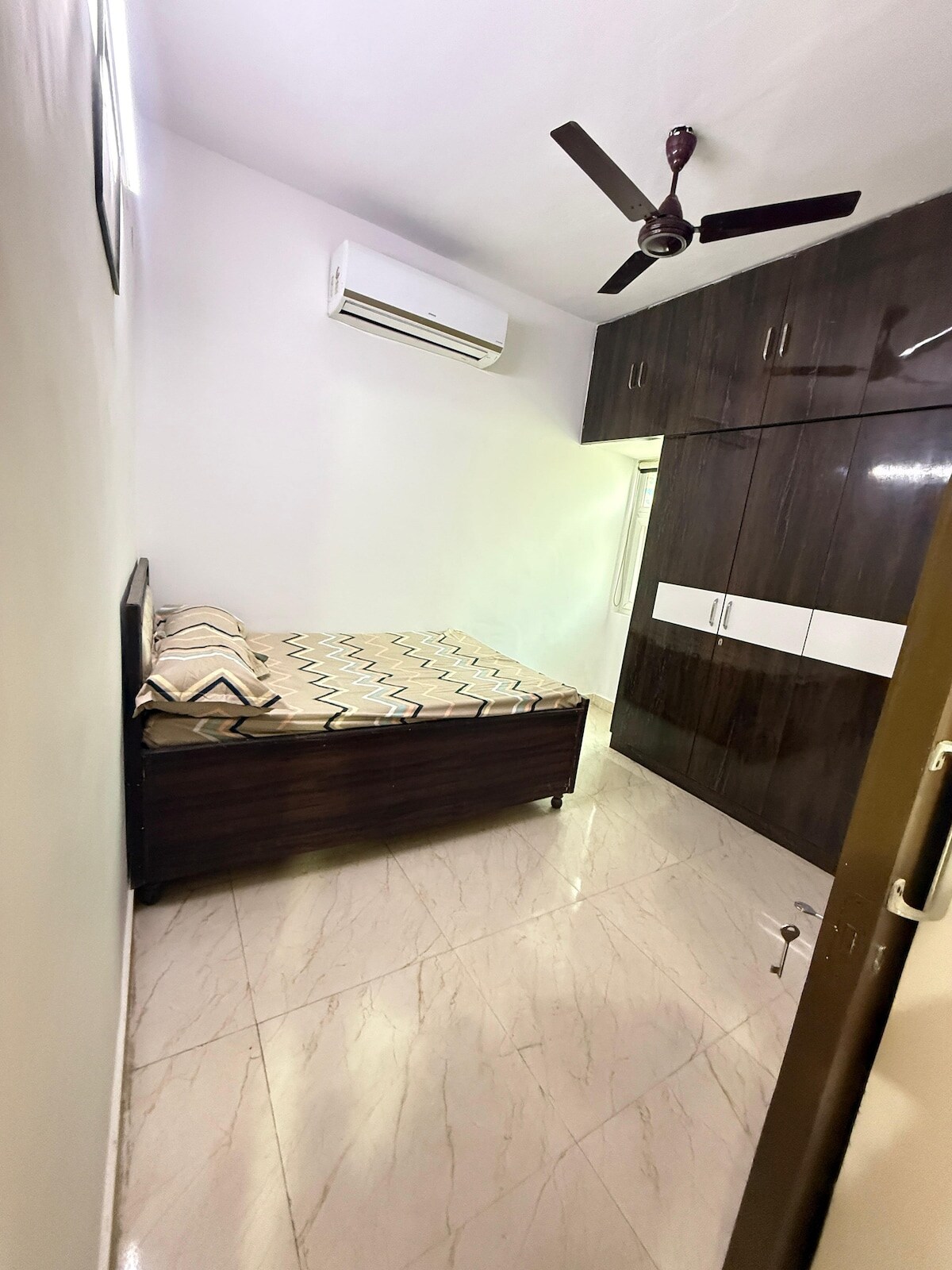 Modern Furnished Home Arun Vihar Sector 37 Noida - Tap to explore photos