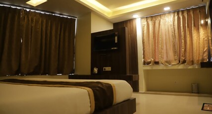 Hotel Sky High Kailash Room Type - Super Deluxe Room