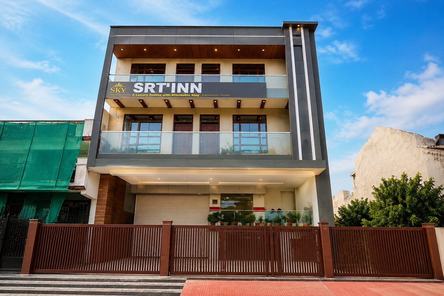 Townhouse Hotel SRV inn - Tap to explore photos