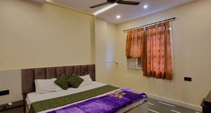 Hotel Shree Shivtam Room Type - Deluxe AC room