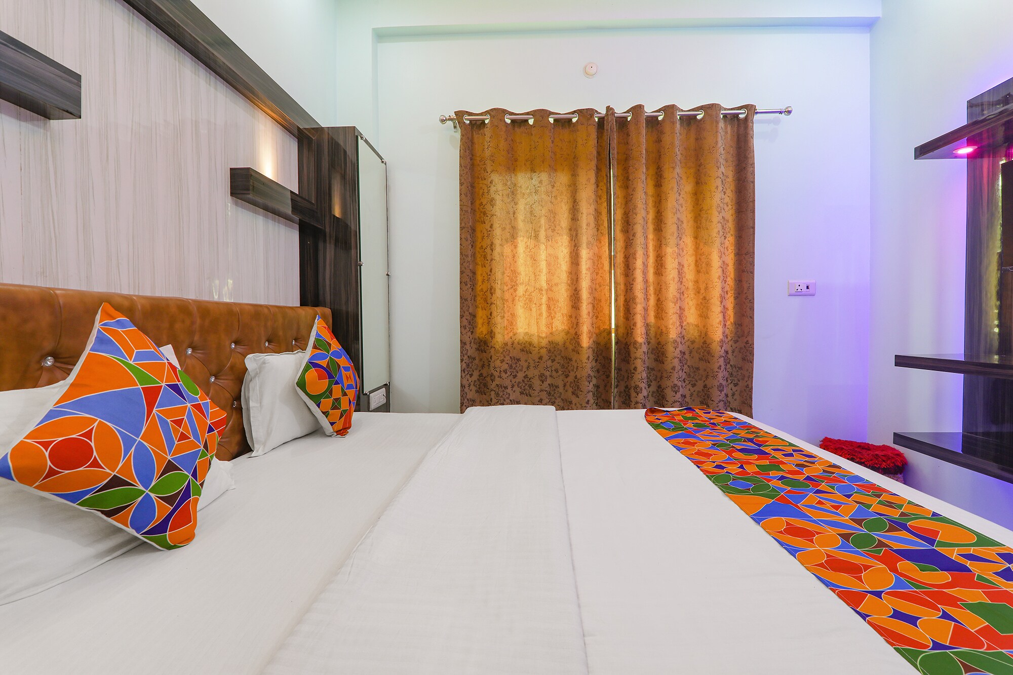 FabHotel Lumbini International - Nr. Sarnath Museum - Tap to explore photos