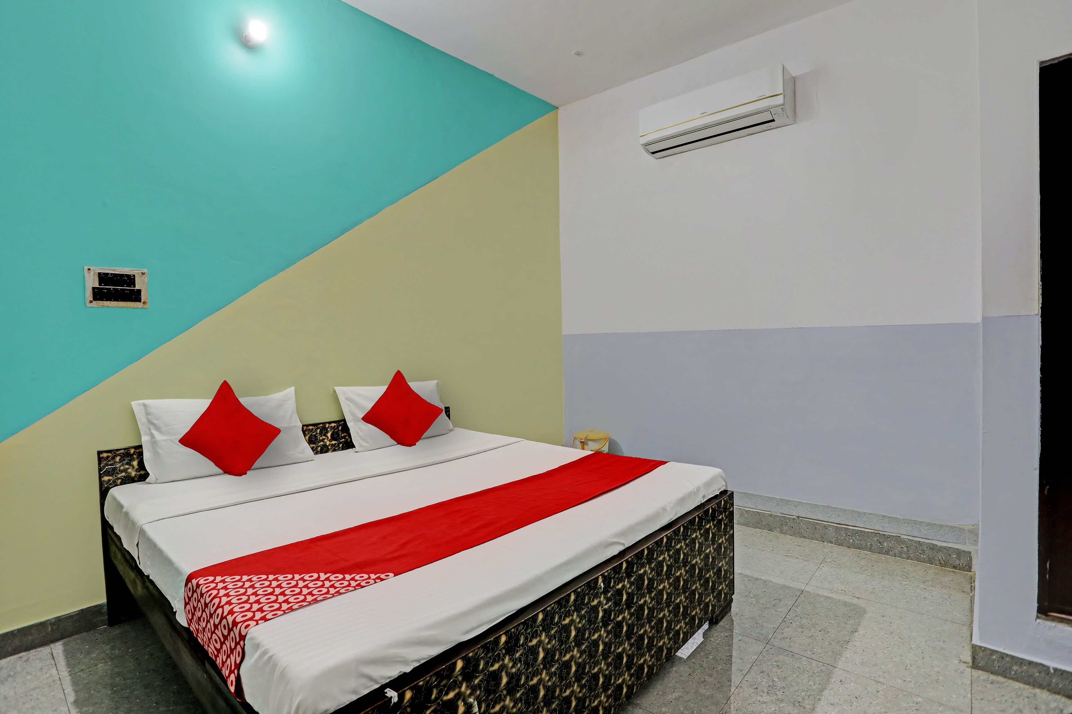 Hotel O NURSING FARM Mahrawal - Tap to explore photos