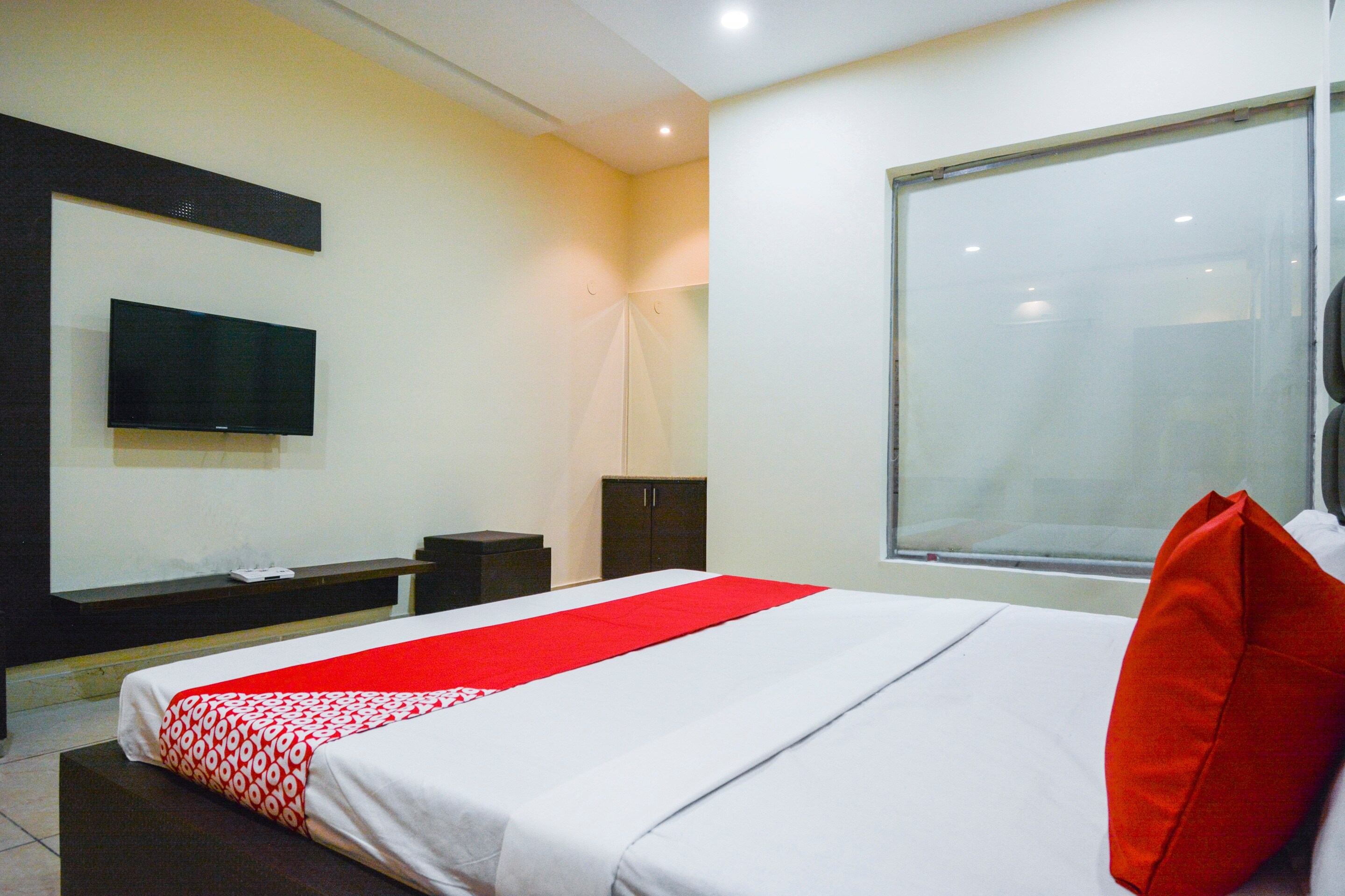 Hotel O Kings Inn - Tap to explore photos