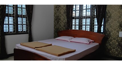 Atithi Homestays Room Type - Deluxe Room