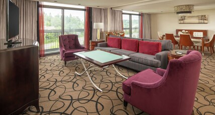 Hilton Bellevue Room Type - 1 KING PRESIDENT SUITE