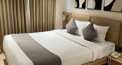 Phoenix stay in Room Type - Suite room