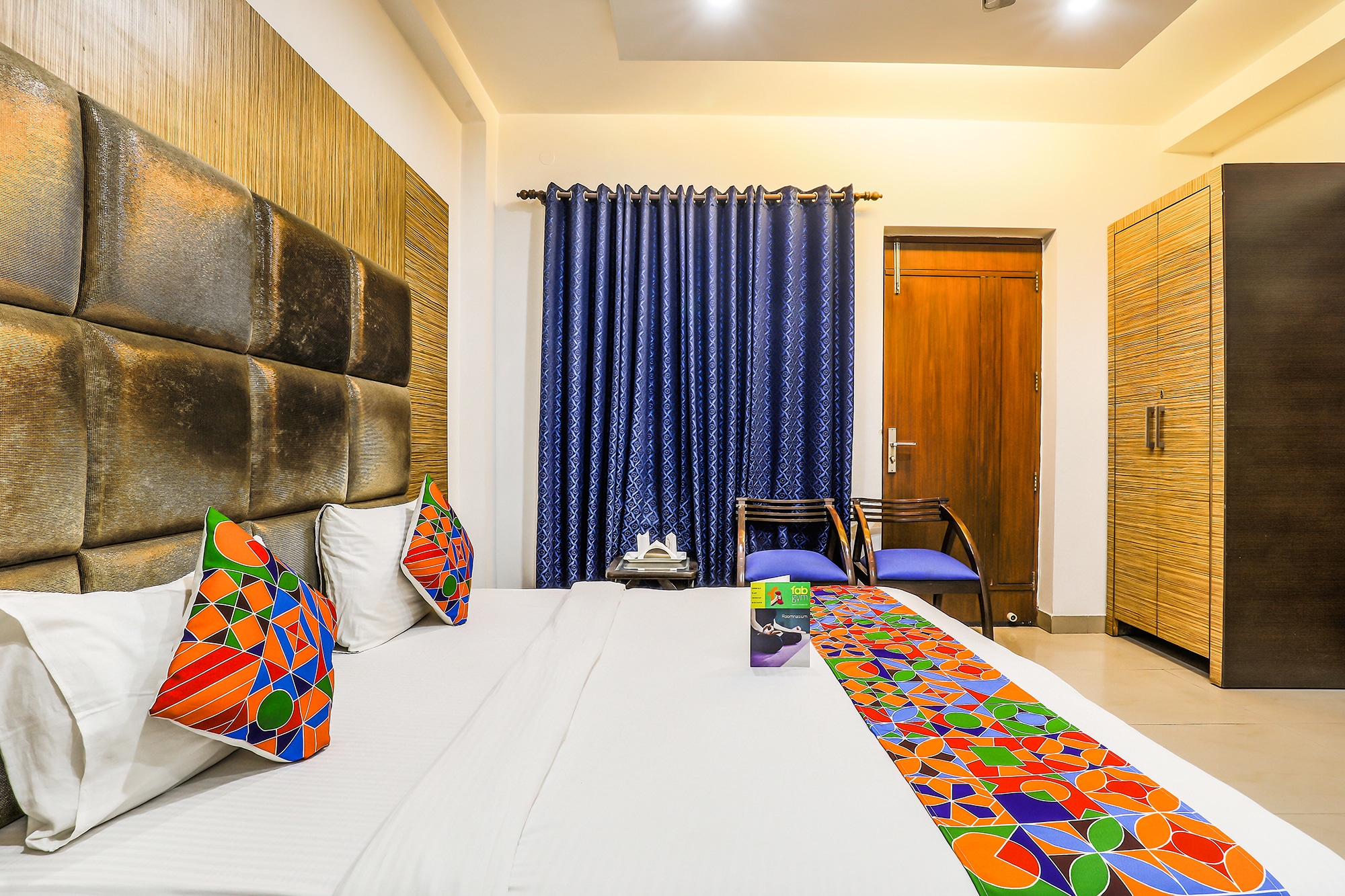 FabHotel The Maple Stays - Nr. Leisure Valley Park, Iffco Chowk - Tap to explore photos