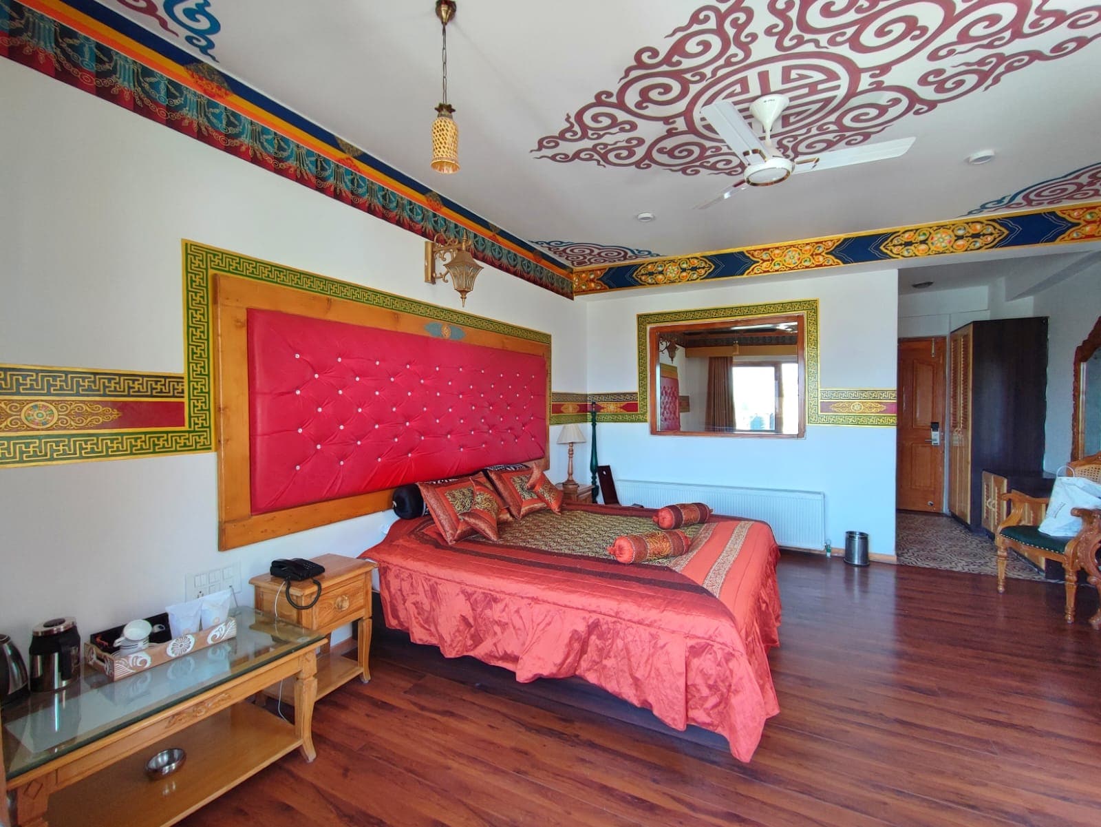 Hotel Grand Himalaya - Tap to explore photos