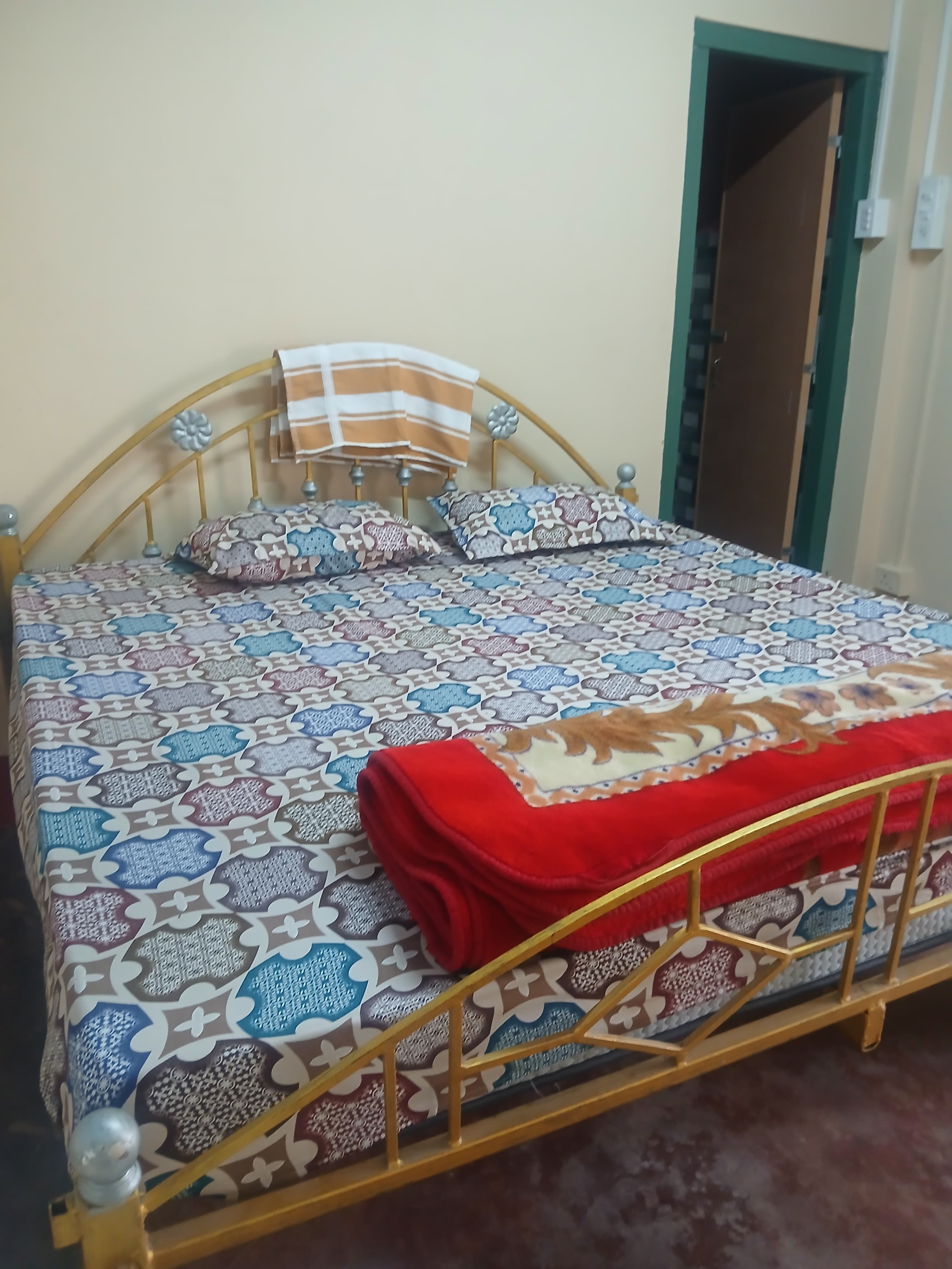 Lamshai Homestay - Tap to explore photos