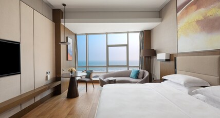 Crowne Plaza Beihai Silver Beach Room Type - 1 King Standard Ocean View
