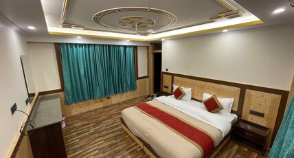 THE LAKSDUP Room Type - Deluxe Room with Mountain View