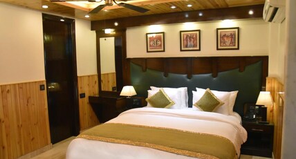 Wood Castle Grand Room Type - Deluxe Room