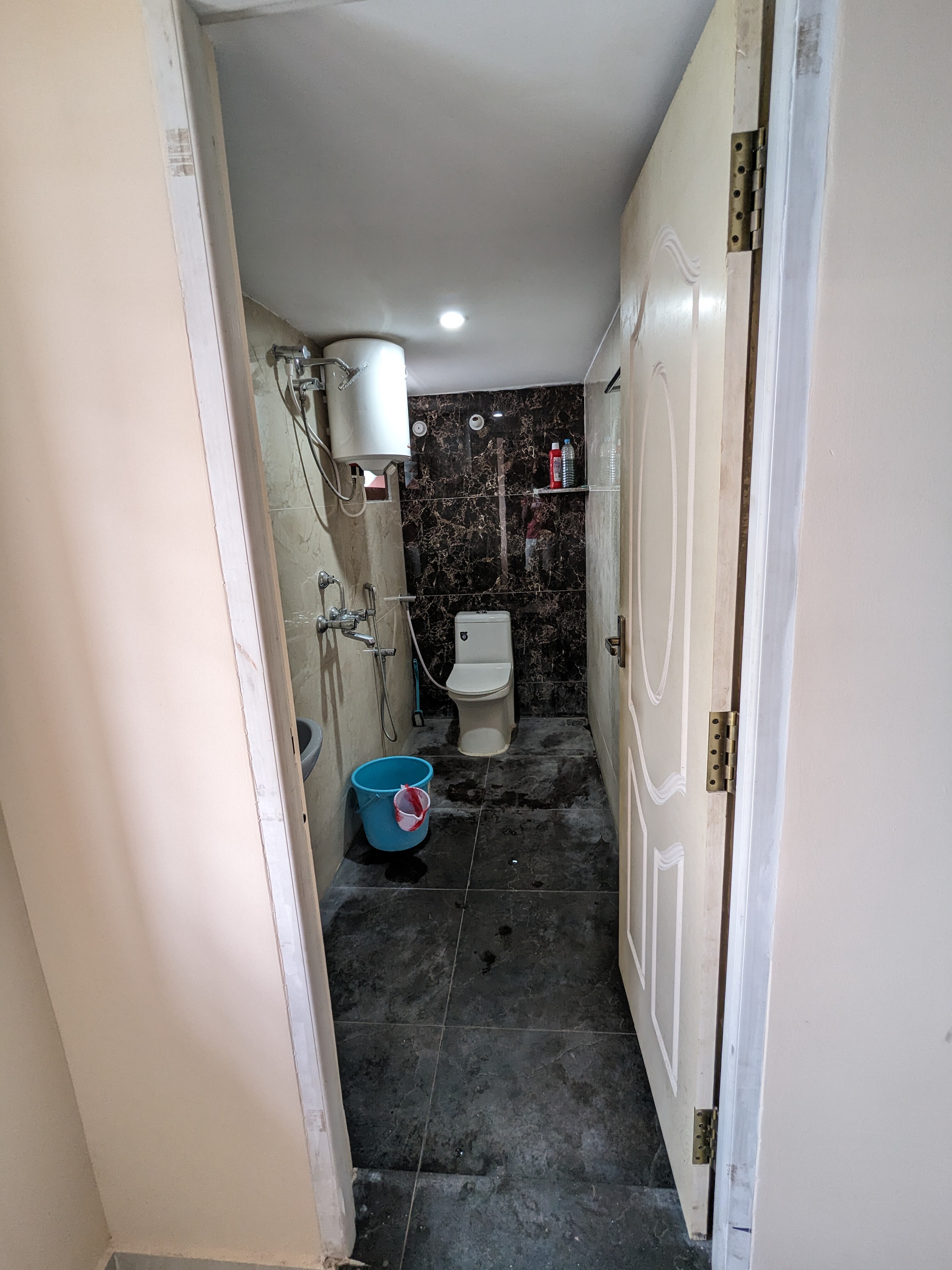 JO's Homestay - Tap to explore photos