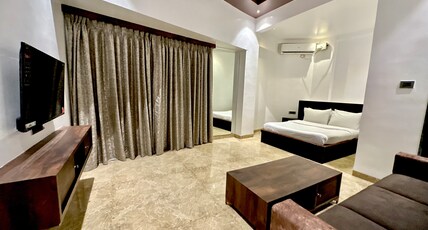 TAKHT - Executive Rooms & Suites Room Type - Superior King Room