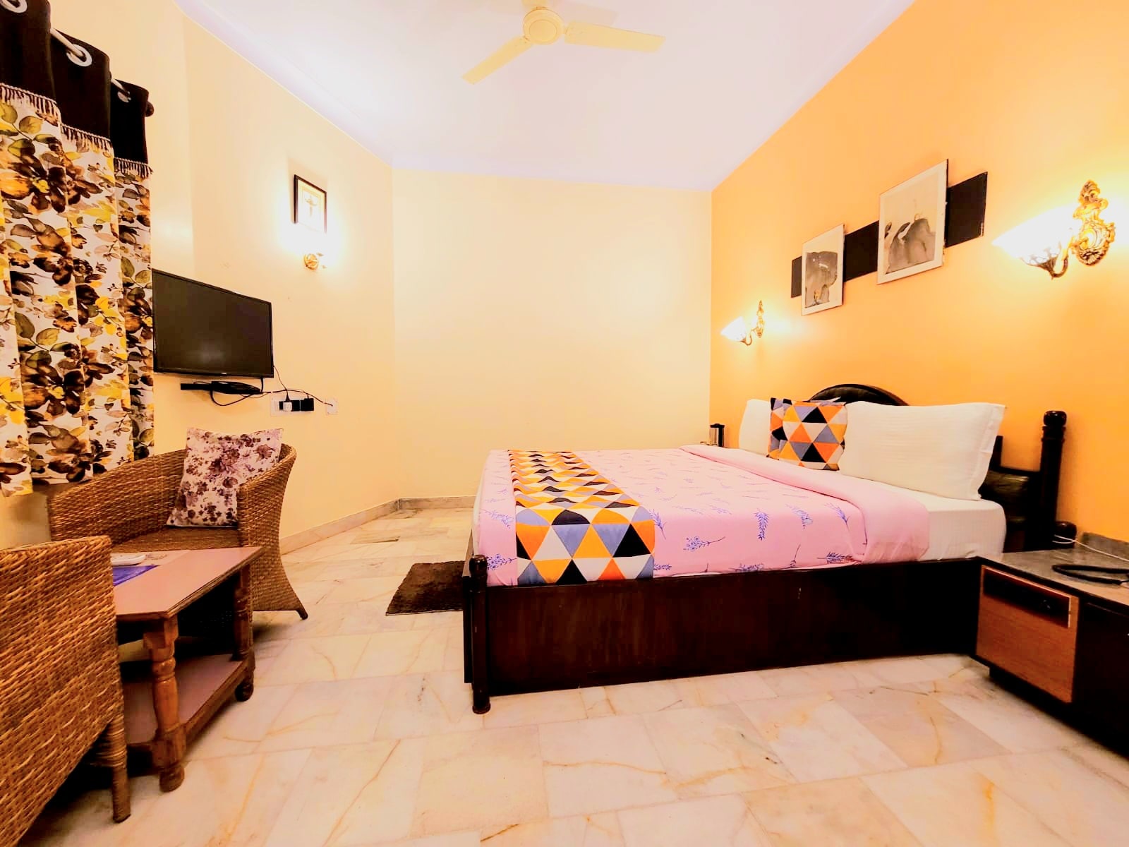 MAGANJI'S ( Pure Vegetarian ) - A COMPLETE FAMILY HOTEL - Tap to explore photos