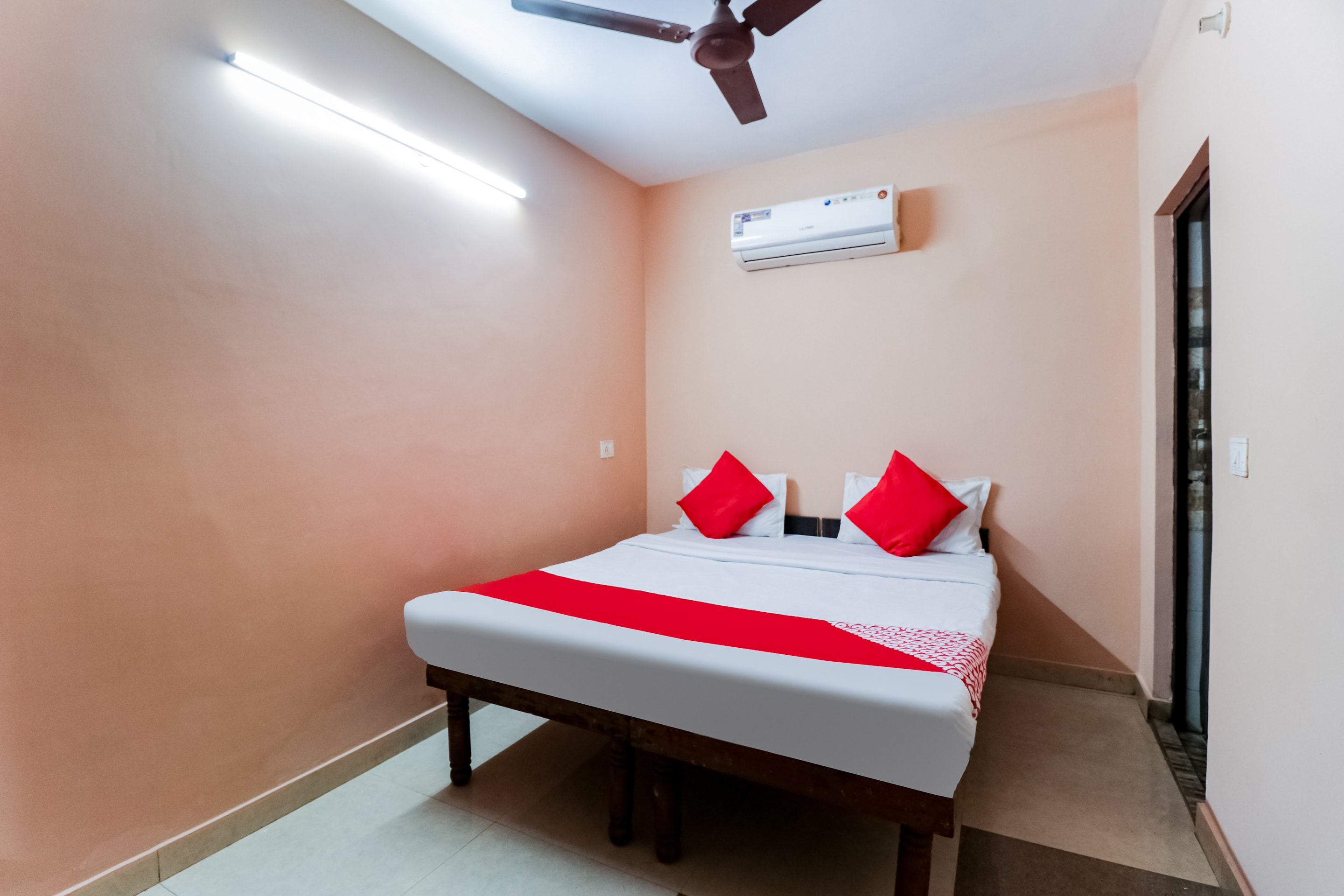 Hotel O Bansal Inn - Tap to explore photos