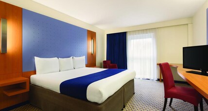 Ramada London North M1 Room Type - 1 Double Bed, 2 Single Pullout Beds, Family Room Ramada London North M1 Room Type - 1 Double Bed, 2 Single Pullout Beds, Family Room