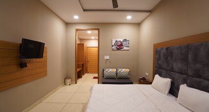 Hotel Walia Residency Najibabad Room Type - Luxury Room