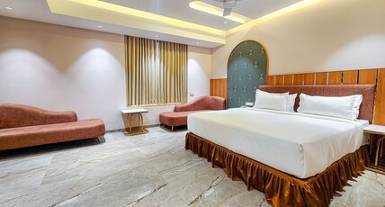 HOTEL NOVA BLISS Room Type - Bliss Exclusive Suite with Jacuzzi Bubble Bath Massage Spa Tub