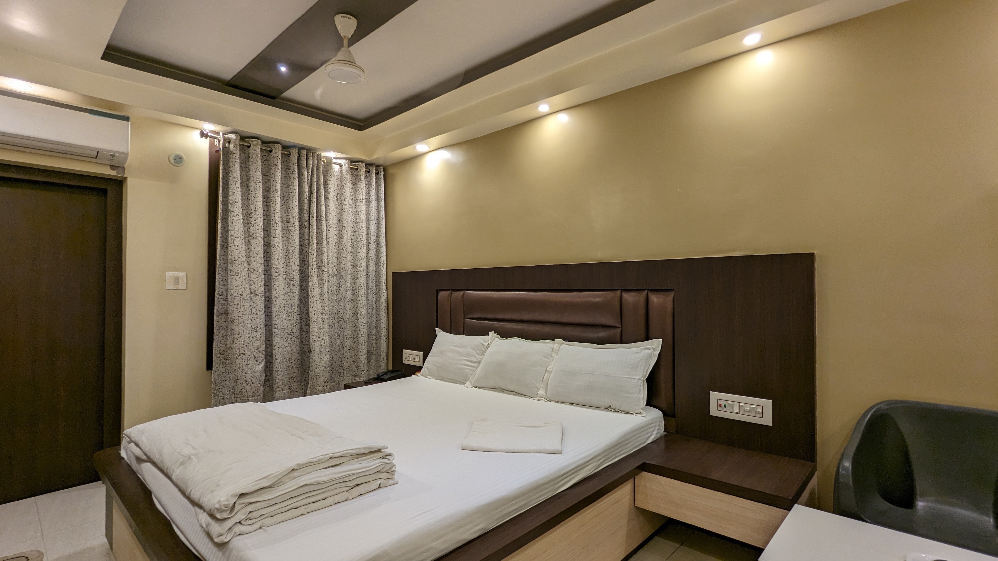 Hotel Binapani Deluxe 1 - Tap to explore photos
