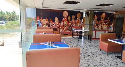 Hotel White Palace Room Type - Deluxe Room Non AC