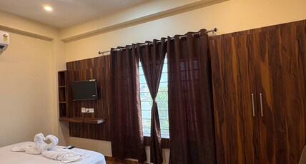 Saffron Stay Room Type - Deluxe Room