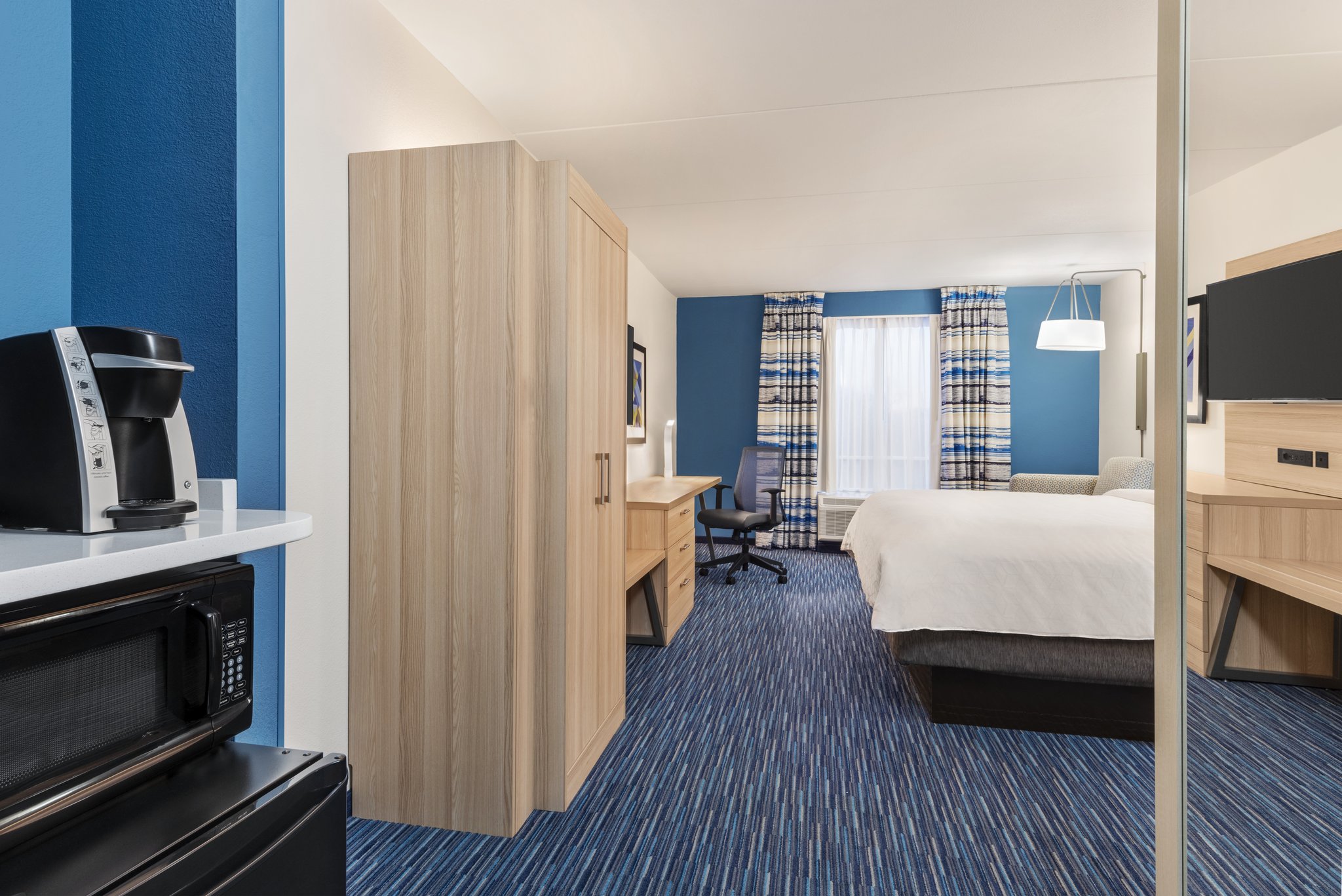 Holiday Inn Express Dumfries - Tap to explore photos