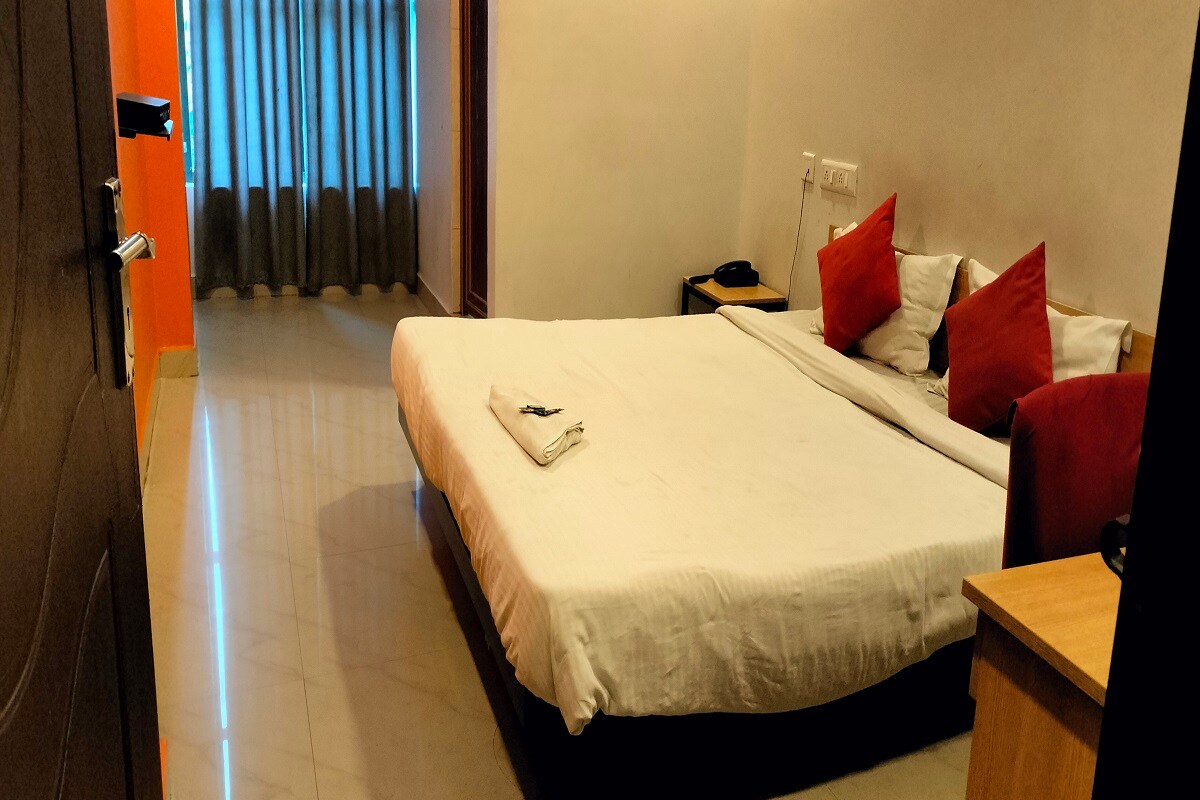 Hotel BOB - Tap to explore photos