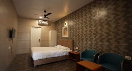 Vihara Inn Room Type - Executive AC Room