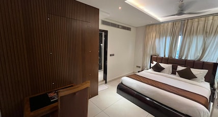 Hotel Suncity Palace Room Type - Standard Room with queen bed Hotel Suncity Palace Room Type - Standard Room with queen bed