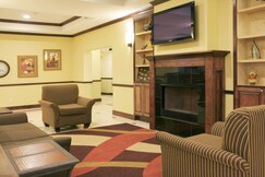 Holiday Inn Express Hotel & Suites Winnie