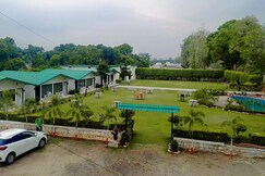 Six Seasons Resort