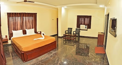 EAST BAY HOTEL Room Type - Family Suite EAST BAY HOTEL Room Type - Family Suite