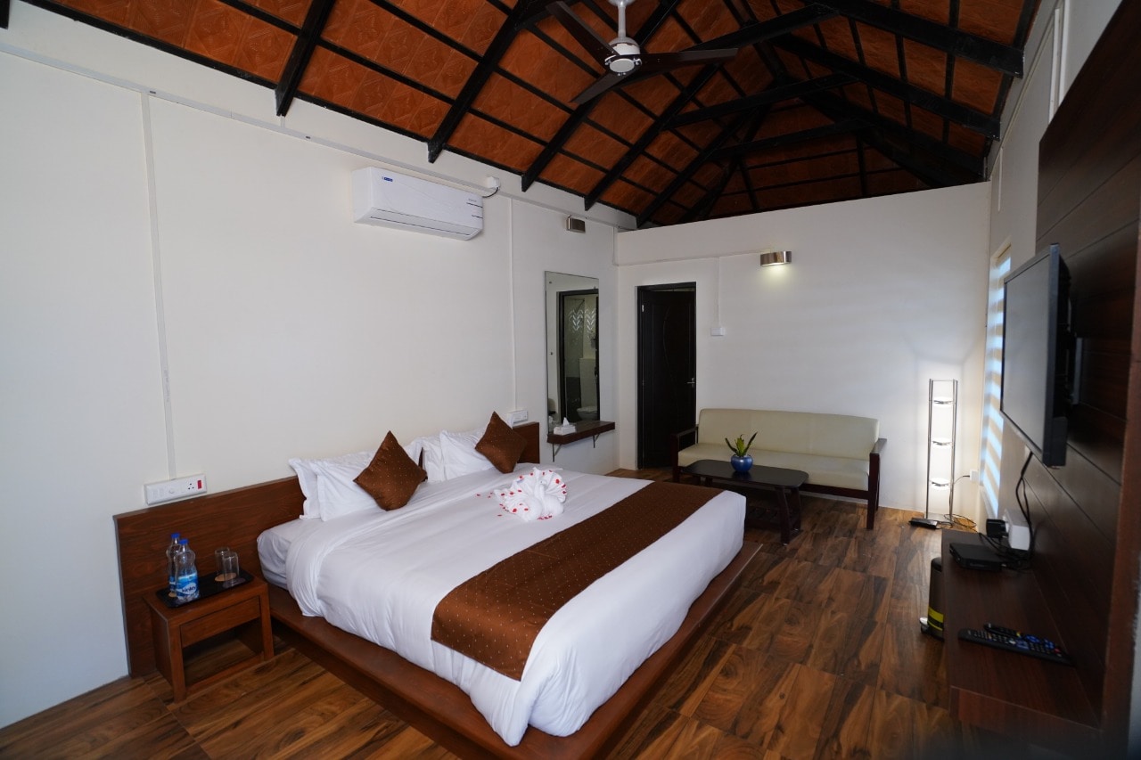 UDS COCO HOTELS & RESORTS, DHALI ROAD, UDUMALPET - Tap to explore photos