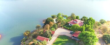 Shvas Island Resort