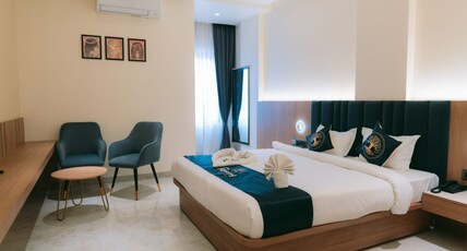 HOTEL VINAYAM Room Type - Deluxe Room