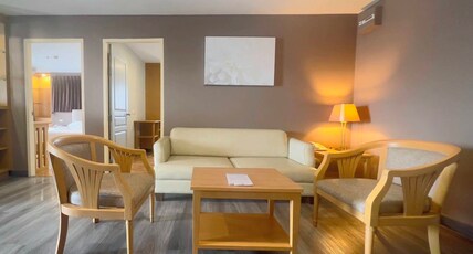 B.U. Place Hotel Bangkok Room Type - Family Suite