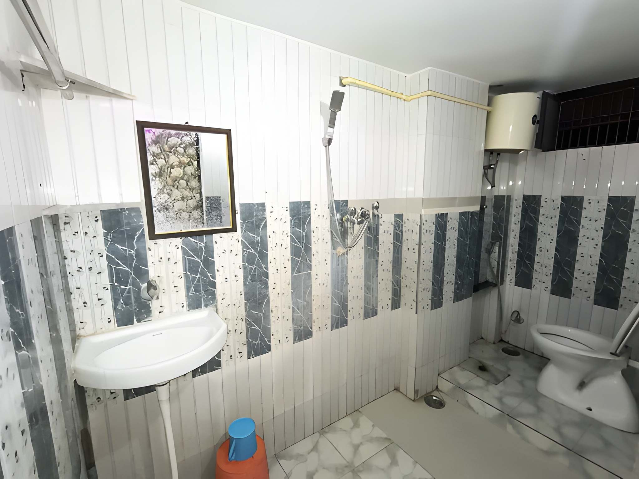 Smriti Homestay - Tap to explore photos
