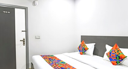 Hotel White Snapper-East Delhi Preet Vihar Couple friendly Room Type - Deluxe AC Room with Smart TV