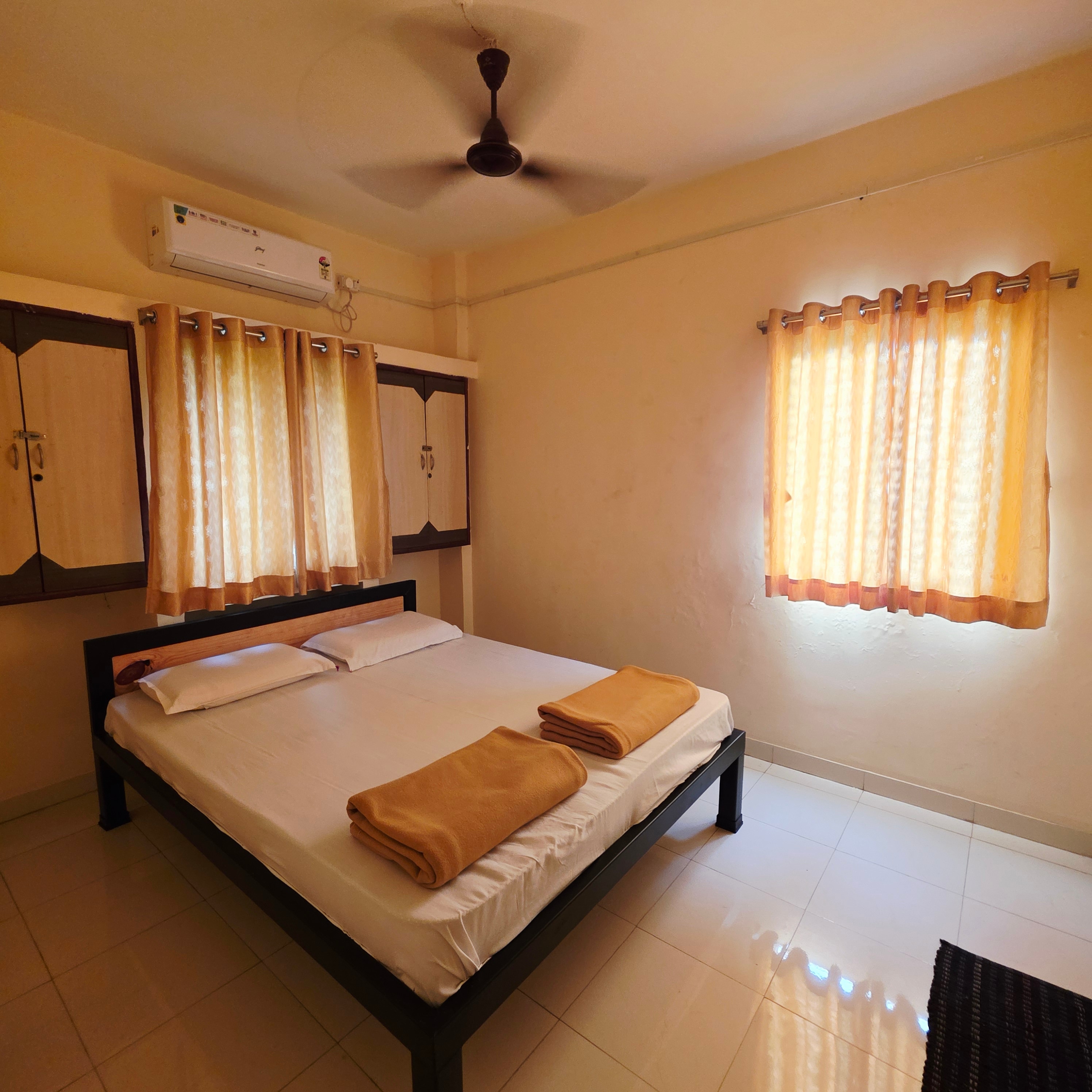 Shamanand Lodging - Tap to explore photos