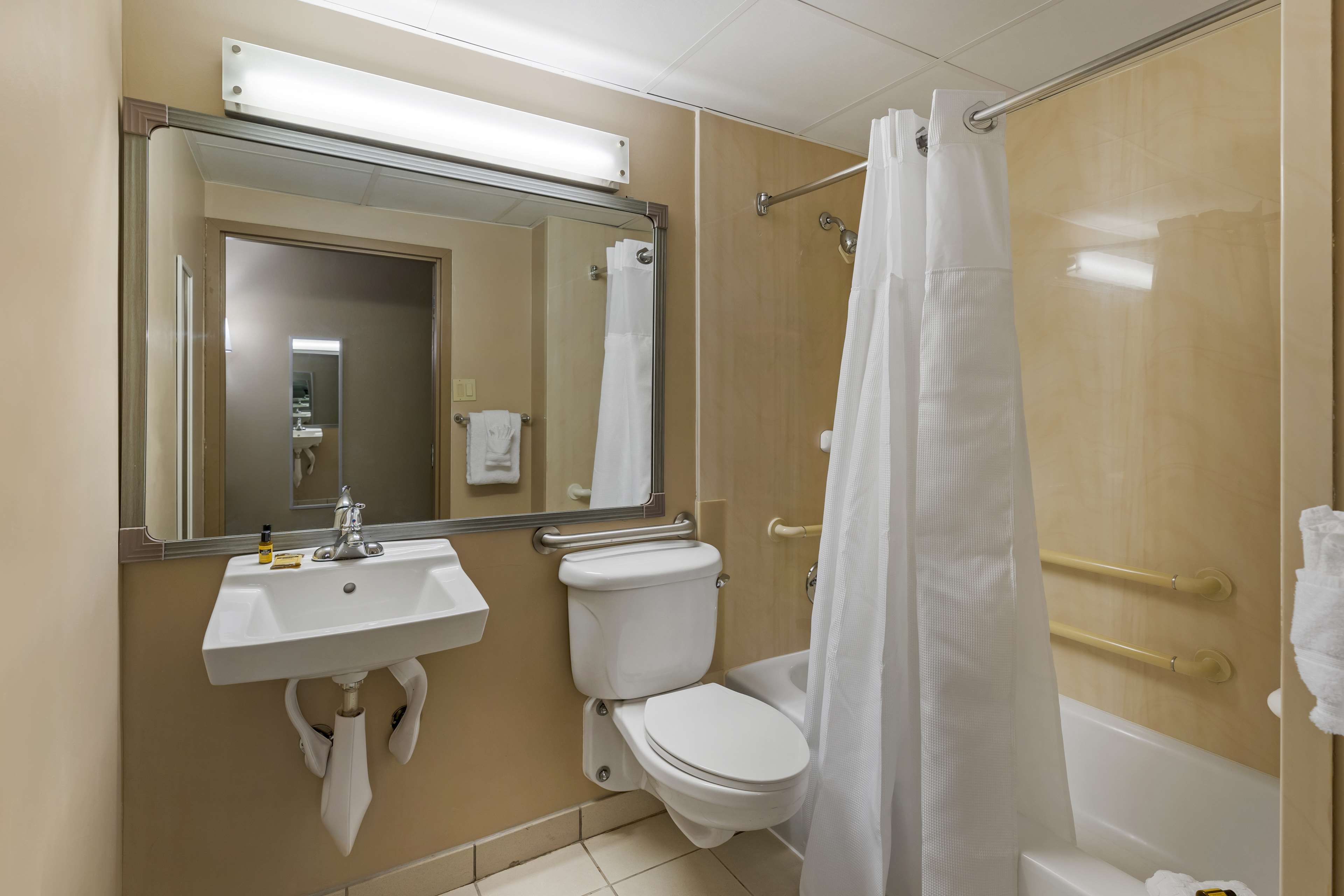 Best Western Plus the Charles Hotel - Tap to explore photos