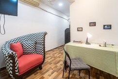 Cozy 1BHK Apt off Carter Rd Bandra W: Rose 3