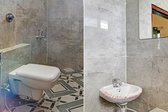 Hotel O Paradise BLU