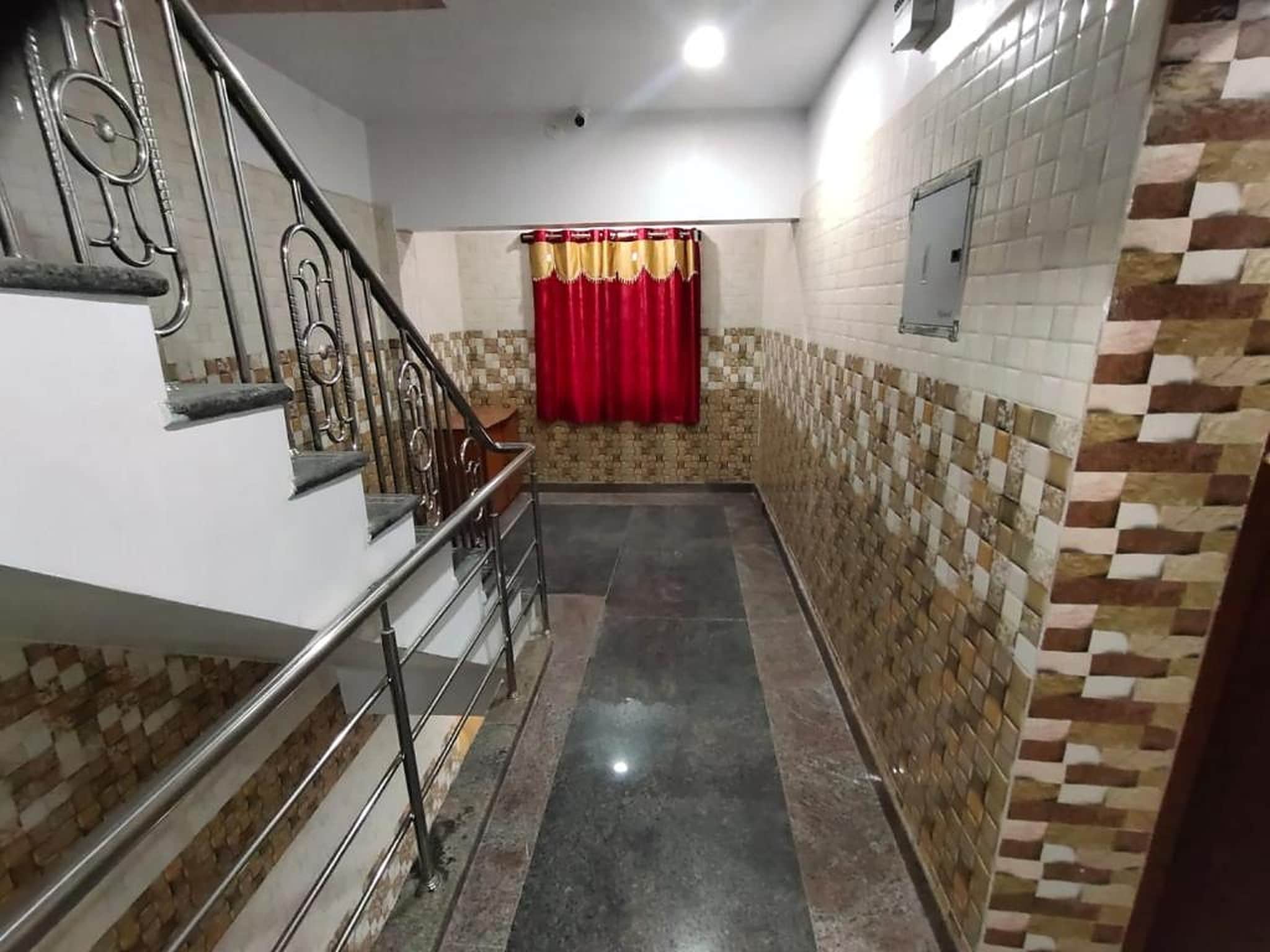 Sri Mahalakshmi Deluxe Lodge - Tap to explore photos