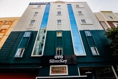 Hotel O GACHIBOWLI BESIDE DLF